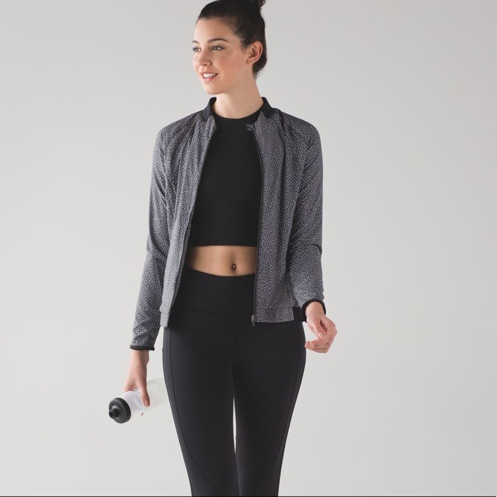 LULULEMON HIT IT JACKET